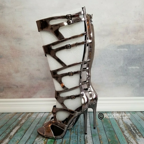 Steve Madden - Picture 2 of 3